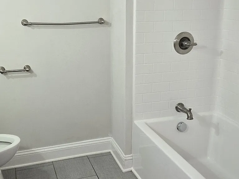 148 Clinton St #3B — Photo 6