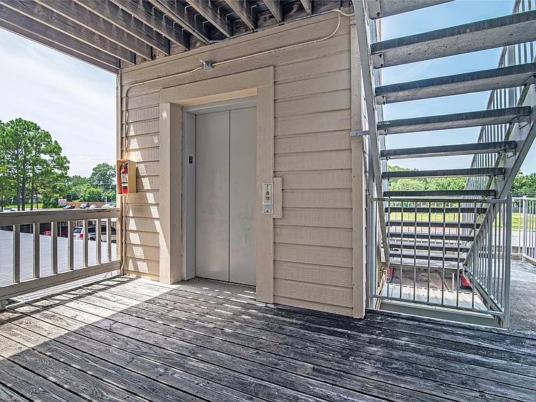 4747 Nasa Pkwy #206 — Photo 31