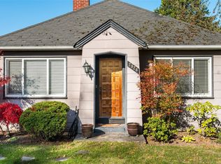 2926 Colquitz Ave, Saanich, BC V9A 2M3