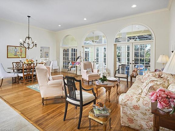 3rd image of 3971 Woodlake DR