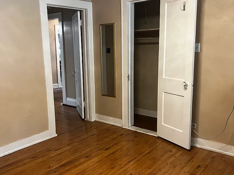 2821 Grim Ave — Photo 3