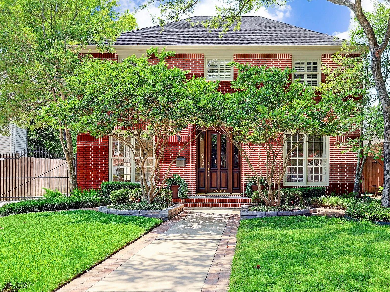 4 bed, 4.5 bath, 3206 sqft, $7,000 — Photo 1