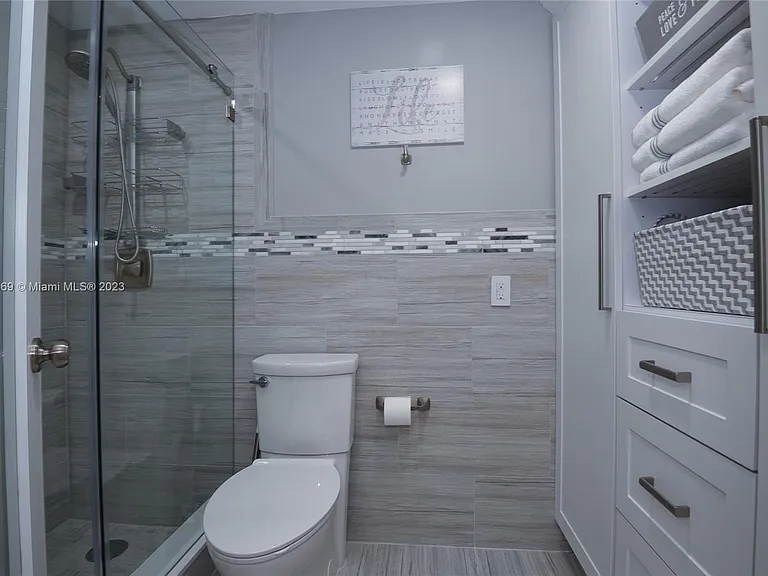 3505 S Ocean Dr #Penthouse 12 — Photo 11