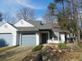 233 Ashridge Ln, Newport News, VA 23602