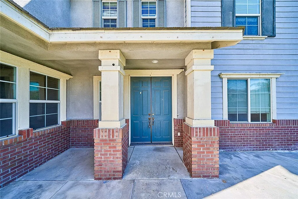 5 bed, 3.5 bath, 3036 sqft, $3,990 — Photo 2