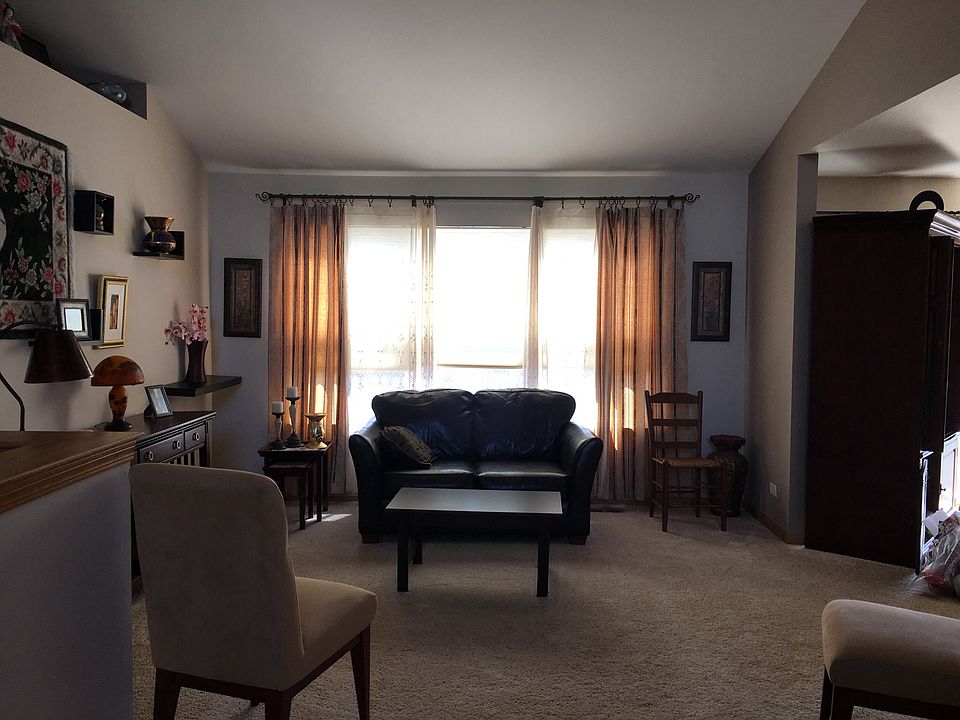 2nd image of 2037 Westbury Ln