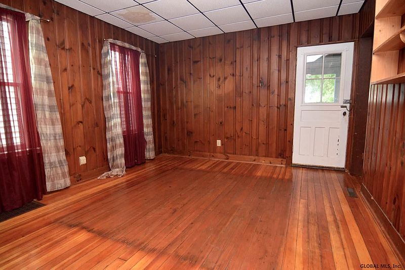 4th image of 2325 HARRISON Avenue