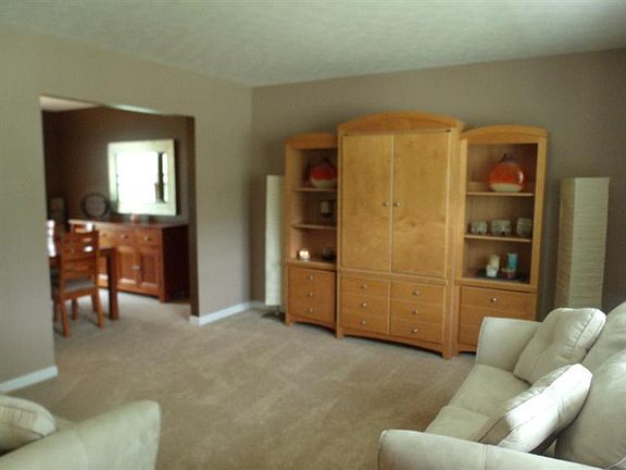 2nd image of Greenridge Dr