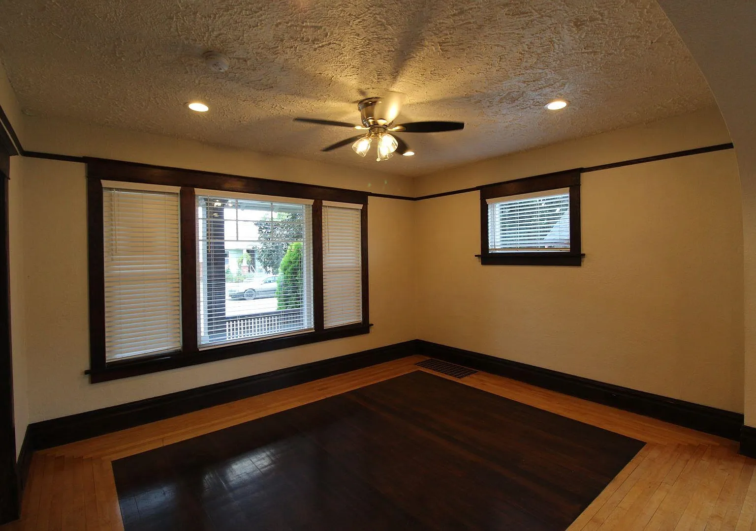 4 bed, $2,195 — Photo 4