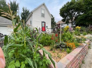 2462 S 38th Ave, Omaha, NE 68105