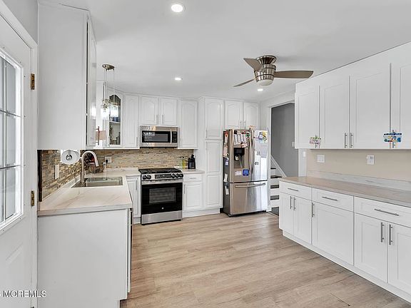 4th image of 9 Chatham Dr