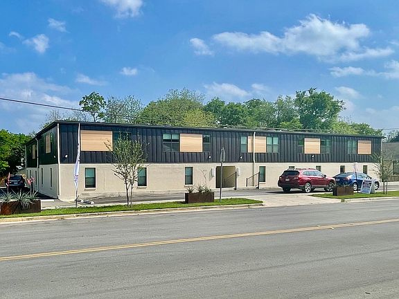 3rd image of 605 W Hutchison St #207