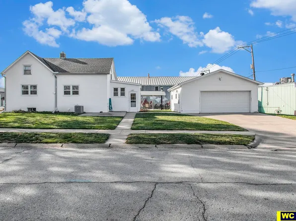 1102 Lincoln St, Blair, NE 68008