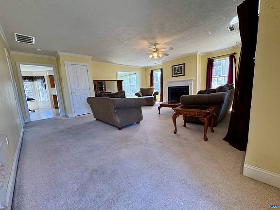 4th image of 212 Kingsport Rd