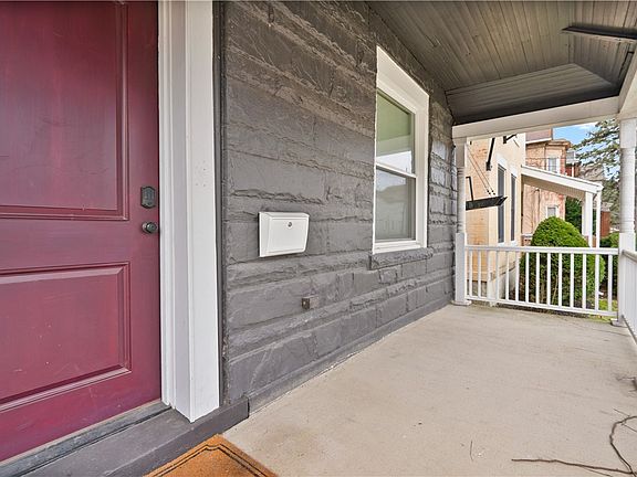 2nd image of 5822 Rippey St