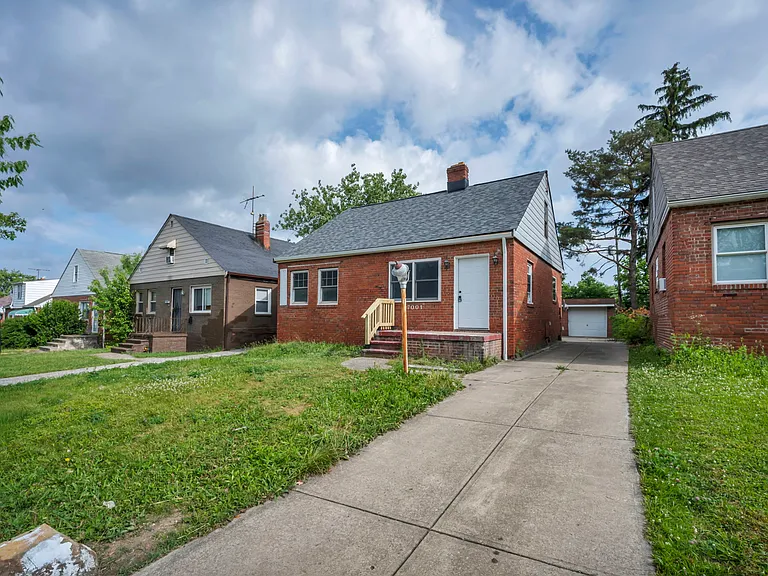 17001 Palda Dr — Photo 2