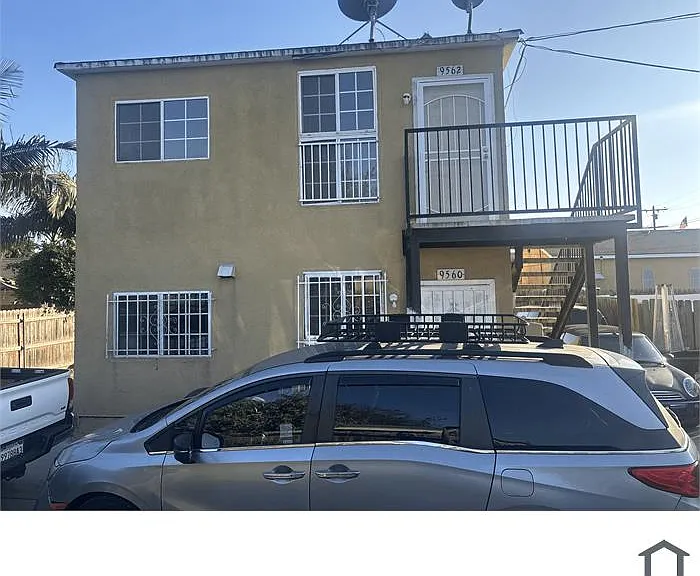 9562 Compton Ave #3 — Photo 5