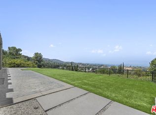 15851 Mulholland Pl, Los Angeles, CA 90049