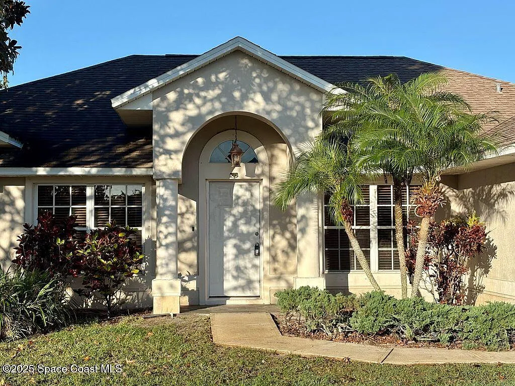 4 bed, 2.0 bath, 2236 sqft, $2,525 — Photo 2
