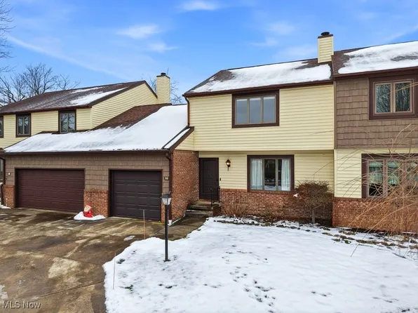 32 Picadilly Ct, Kent, OH 44240