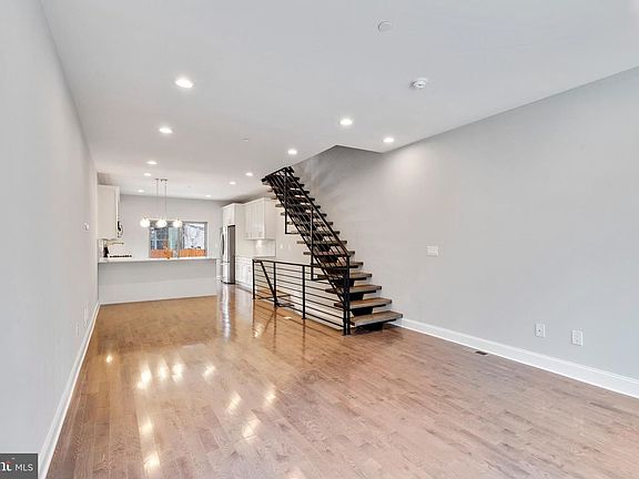 2nd image of 1722 Annin St