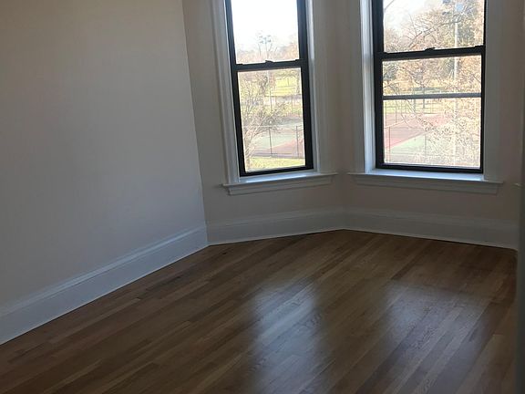 3rd image of 1349 N California Ave #1
