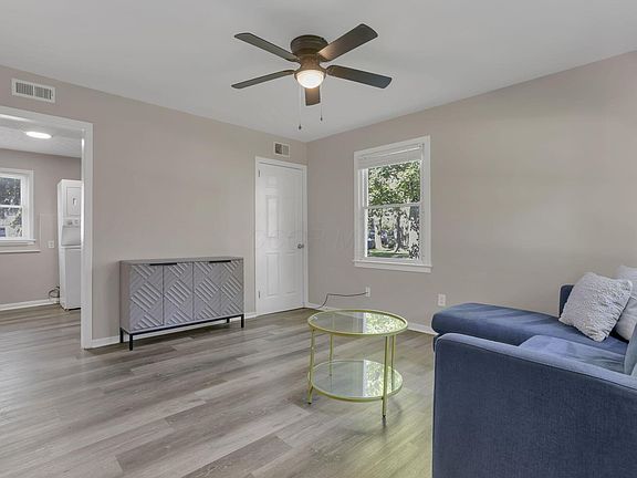 4th image of 4615-4617 Langley Ave Unit 17