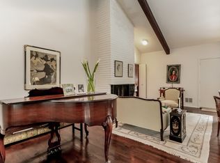 110 Wood Hollow Ln, New Rochelle, NY 10804