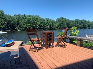 11406 Orchard Ln, Reston, VA 20190