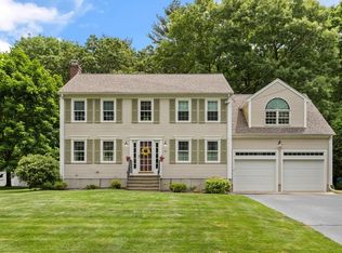 101 Oxford Dr, Franklin, MA 02038