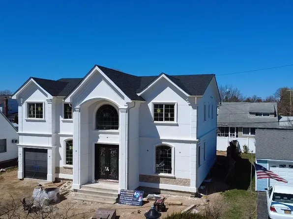 23 Grouse Lane, Levittown, NY 11756