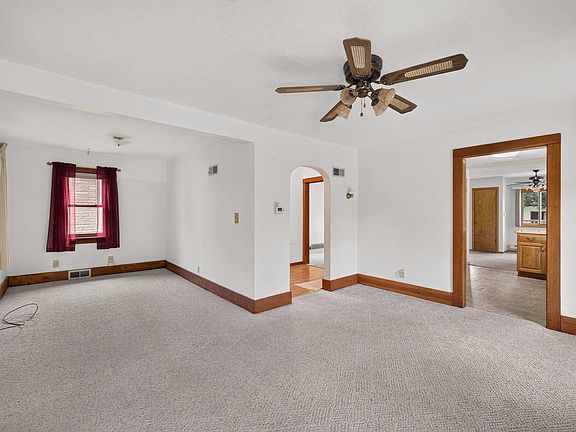 5th image of 2202 Winnebago STREET