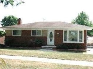 1991 Grange Rd, Trenton, MI 48183