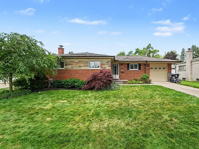 29668 Edward Pl — Photo 1