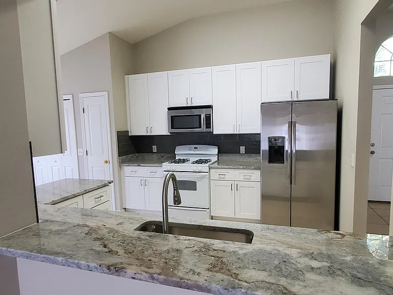 2638 Maylin Dr — Photo 7