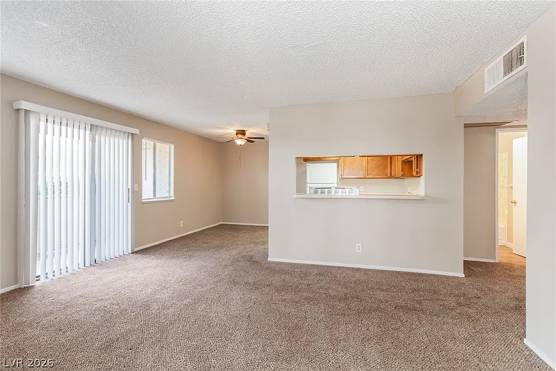 2 bed, 2.0 bath, 912 sqft, $1,095 — Photo 4