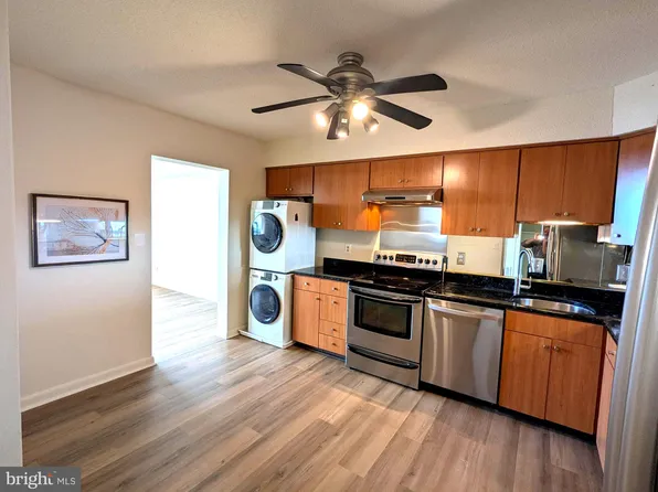 3709 S George Mason Dr APT 1610E, Falls Church, VA 22041