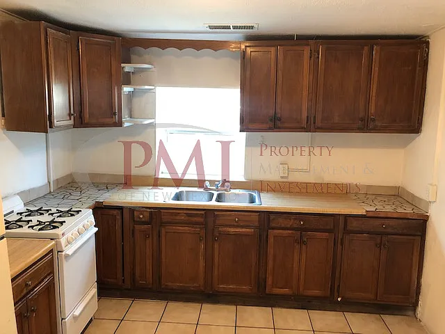 517 E. Las Cruces Avenue #2 — Photo 4