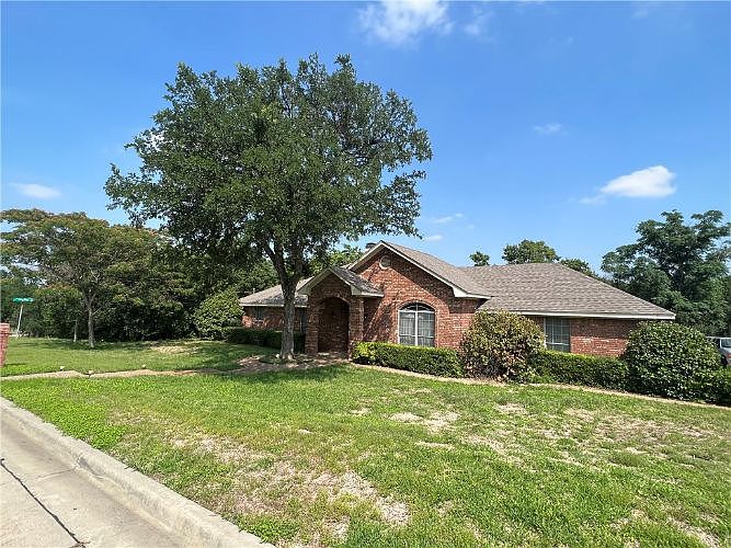 2nd image of 8200 Forest Ridge Dr