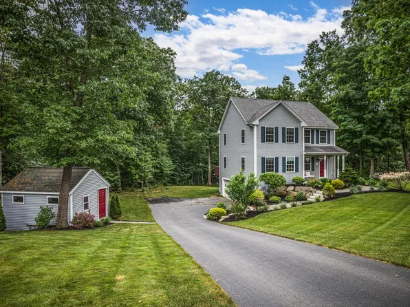 4 Saddle Brook Lane, Epping, NH 03042