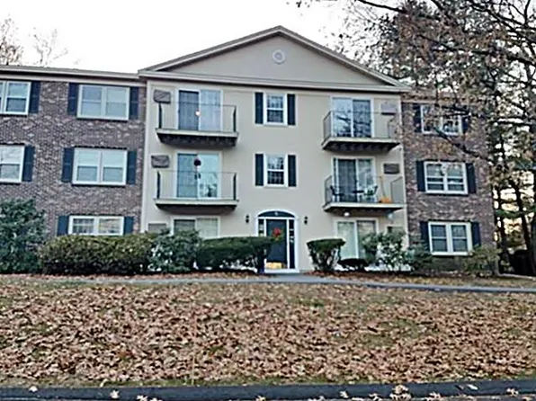 5 Autumn Leaf Dr, Nashua, NH 03060