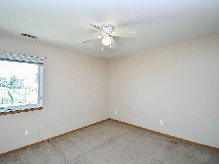 1420 E Redwood Blvd — Photo 24