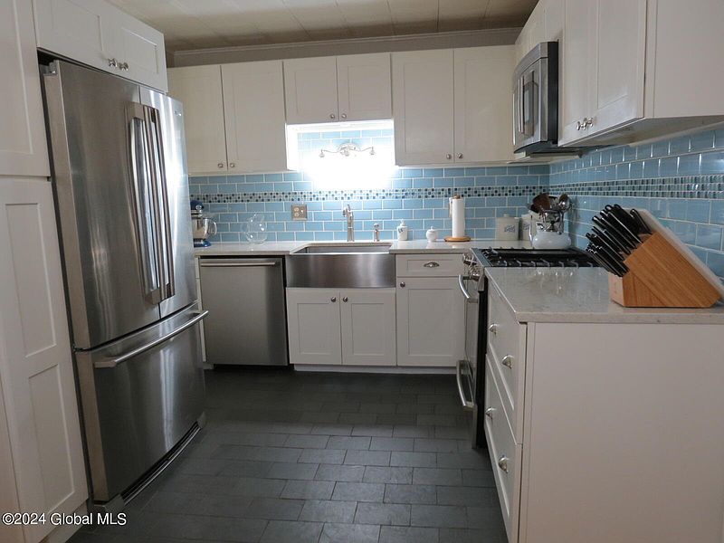 4th image of 9 Ledger Avenue