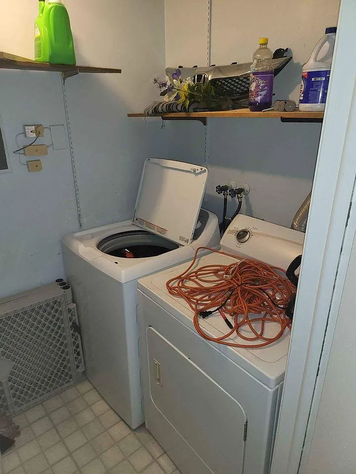2 bed, 847 sqft, $2,300 — Photo 2