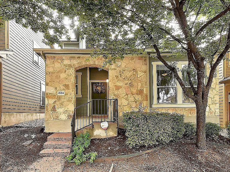 2724 Bond Dr — Photo 8