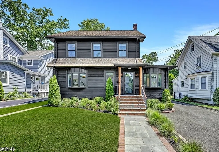 15 Berkeley Rd — Photo 1