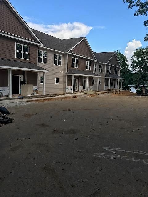 1st image of 621 Lindsey Mill Cir #1