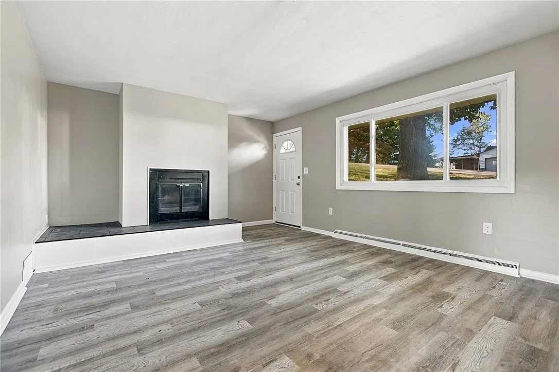 3 bed, 1120 sqft, $1,700 — Photo 2
