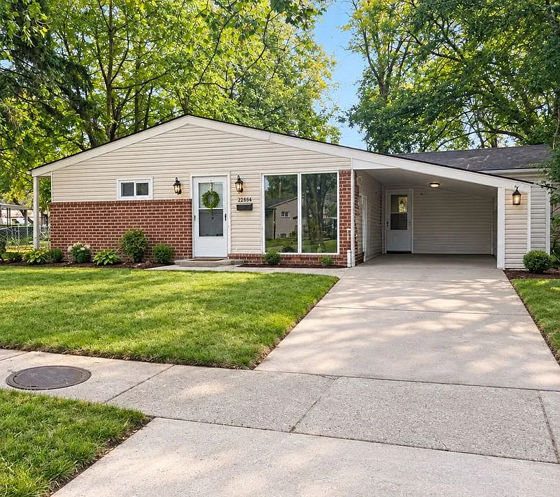 22824 S Brookside Ct