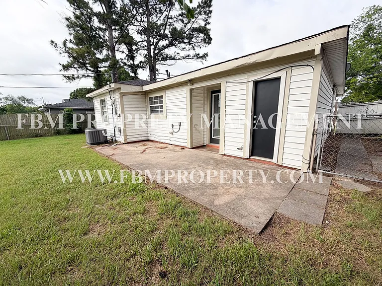 136 Highland Dr — Photo 13